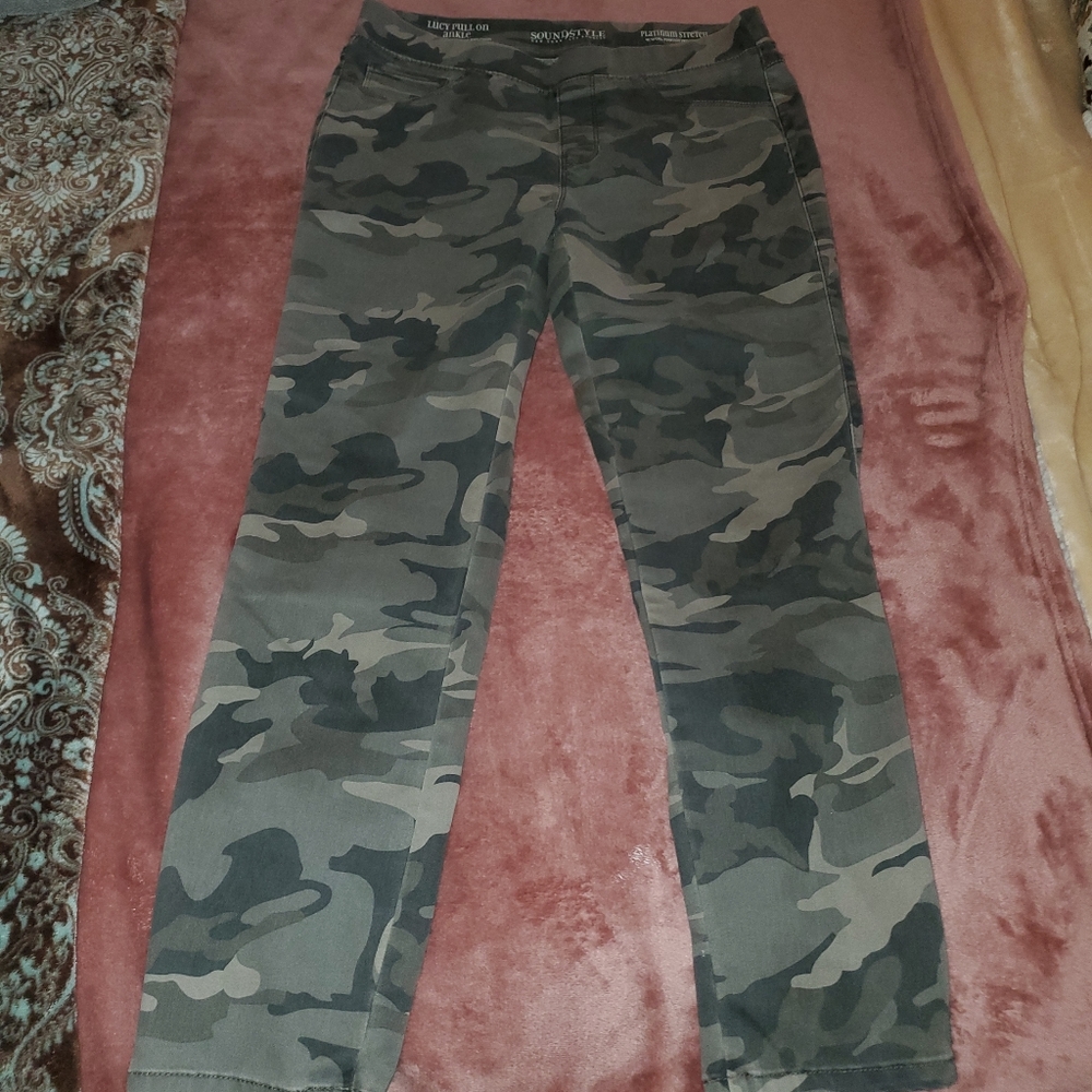 Camo pants